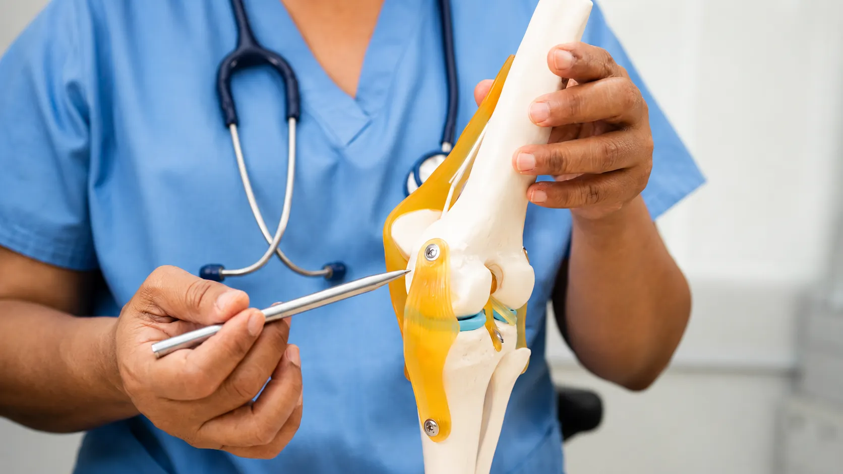Điều trị thoái hóa khớp gối bằng huyết tương giàu tiểu cầu (PRP)