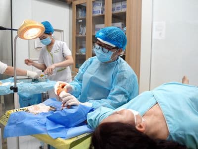 Nên thận trọng khi lựa chọn phương pháp tiêm Corticoid trong điều trị Hội chứng ống cổ tay 